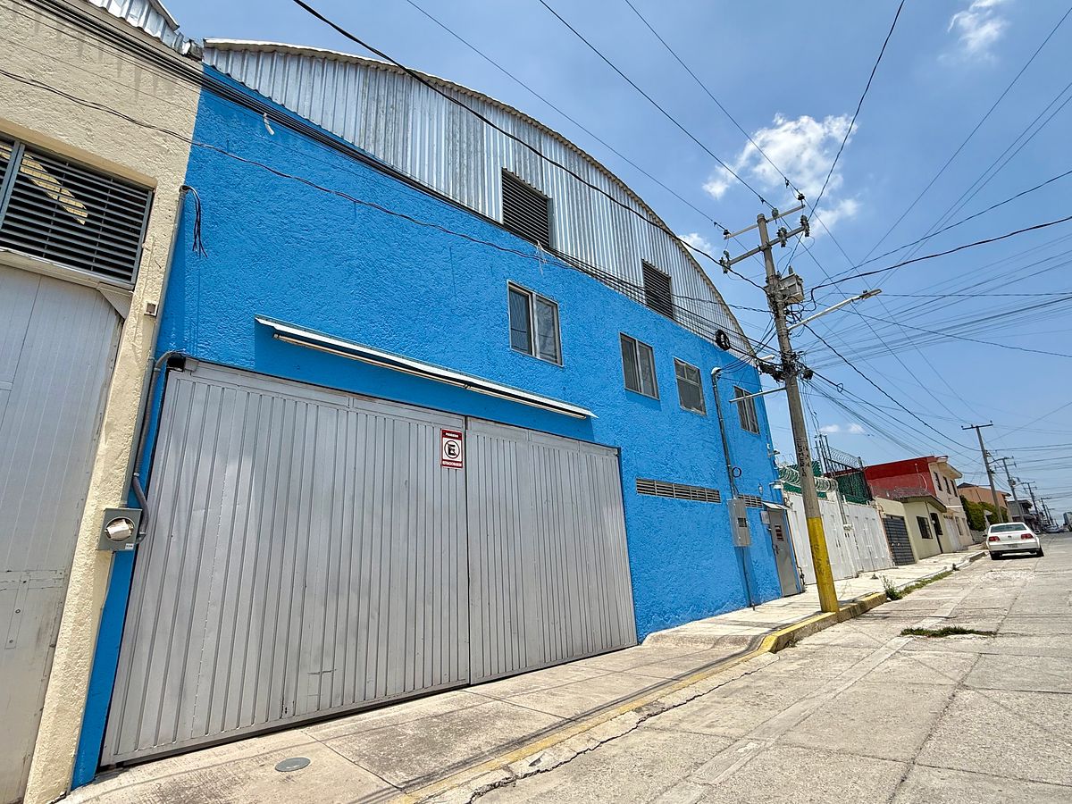 Industrial Warehouse for Sale 16th of September and Periférico, photo 1 of 22