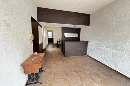 VENDA DE CASA DUPLEX COM ENTRADAS INDEPENDENTES