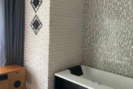 Residencia contemporánea de lujo con vista, jardín, terraza, calefacción en piso