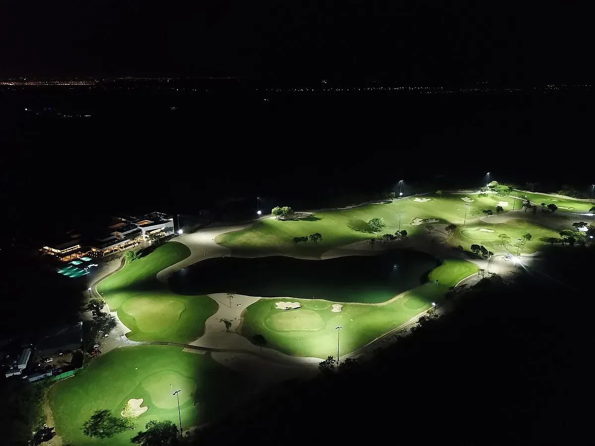 CAMPO DE GOLF NOCTURNO, foto 5 de 8