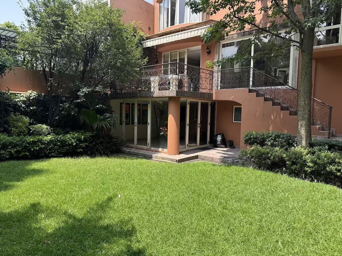 CASA À VENDA EM LOMAS DE TECAMACHALCO! ESPAÇOS AMPLOS E LOCALIZAÇÃO PRIVILEGIADA, foto 1 de 15