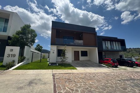 Nova residência no Residencial Los Robles
