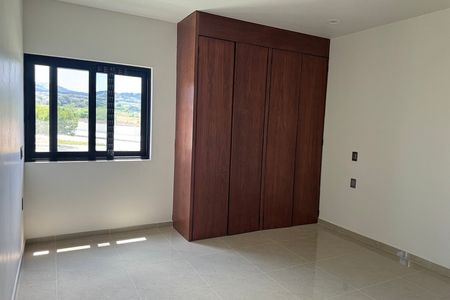 Nova residência no Residencial Los Robles