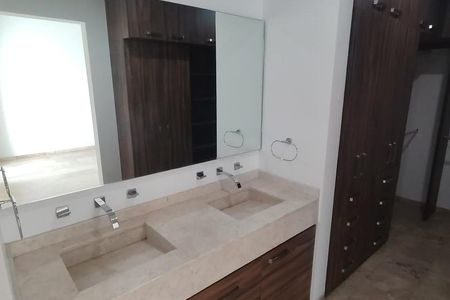 Casa à venda com DUAS quartos no TÉRREO