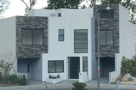 House for sale with spacious areas (Bosque Real)