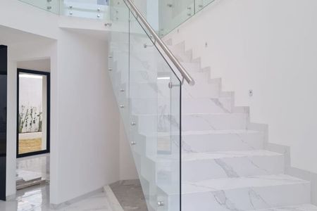 House for sale with spacious areas (Bosque Real)