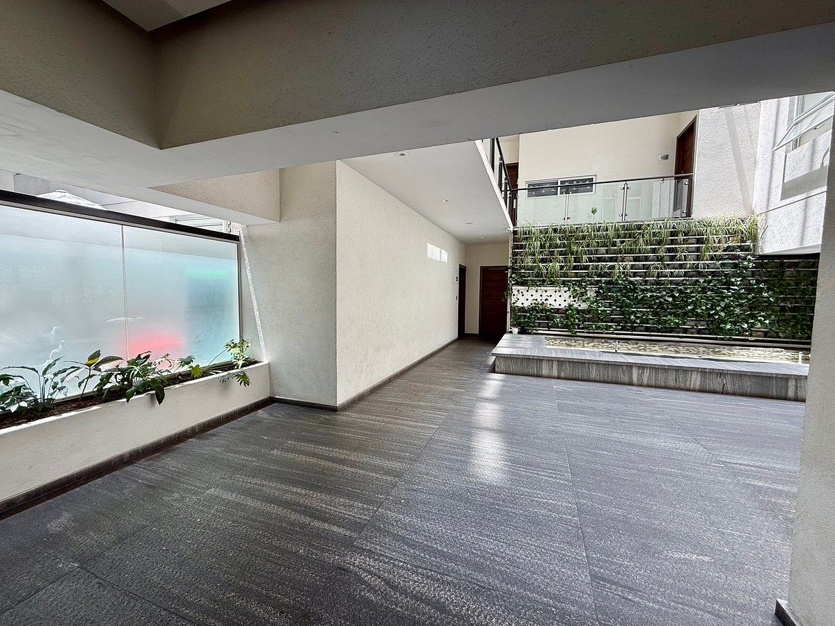 EXCELENTE PENTHOUSE com JARDIM NO TELHADO PRIVADO SEMI MOBILIADO, foto 1 de 32