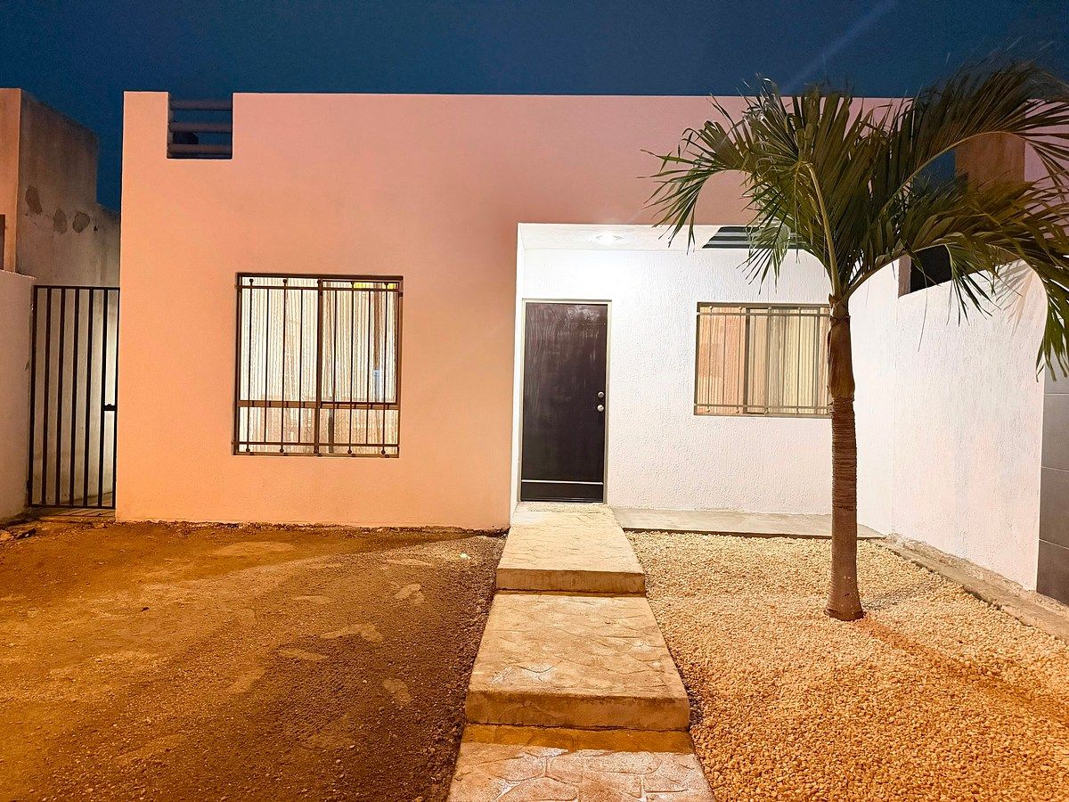 Casa en renta semiamueblada en Las Americas II, foto 1 de 10