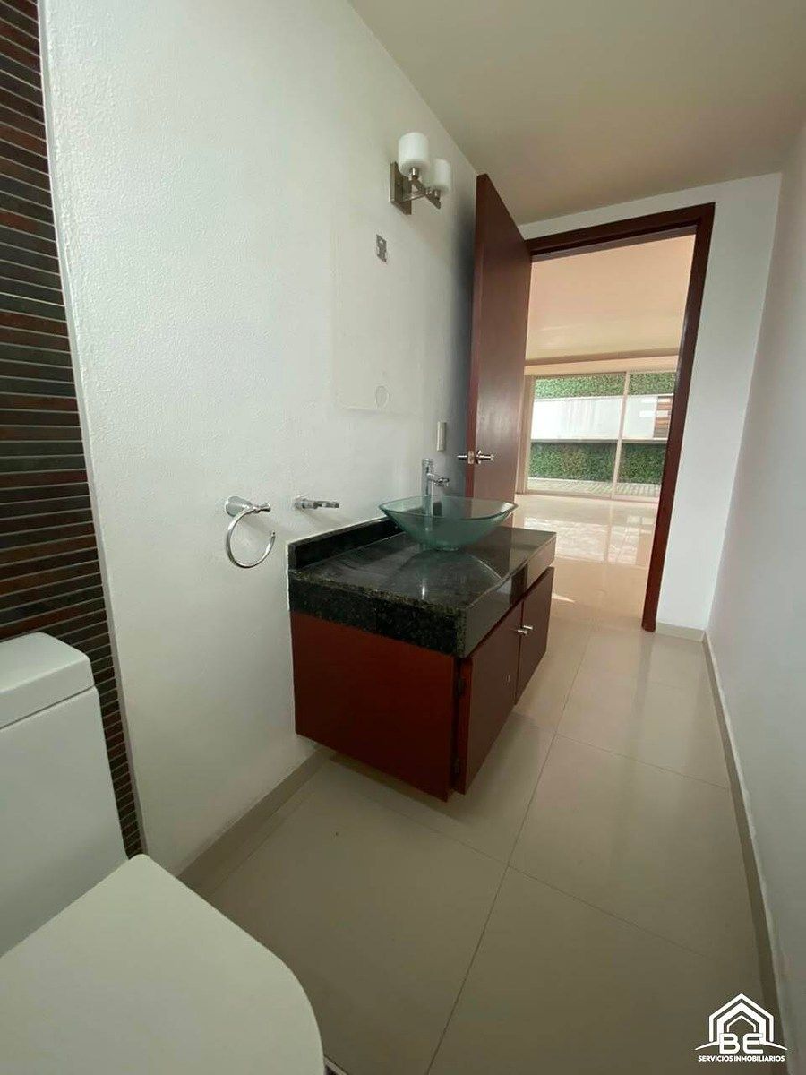 House in Ciudad Satélite, Naucalpan de Juárez, photo 20 of 36