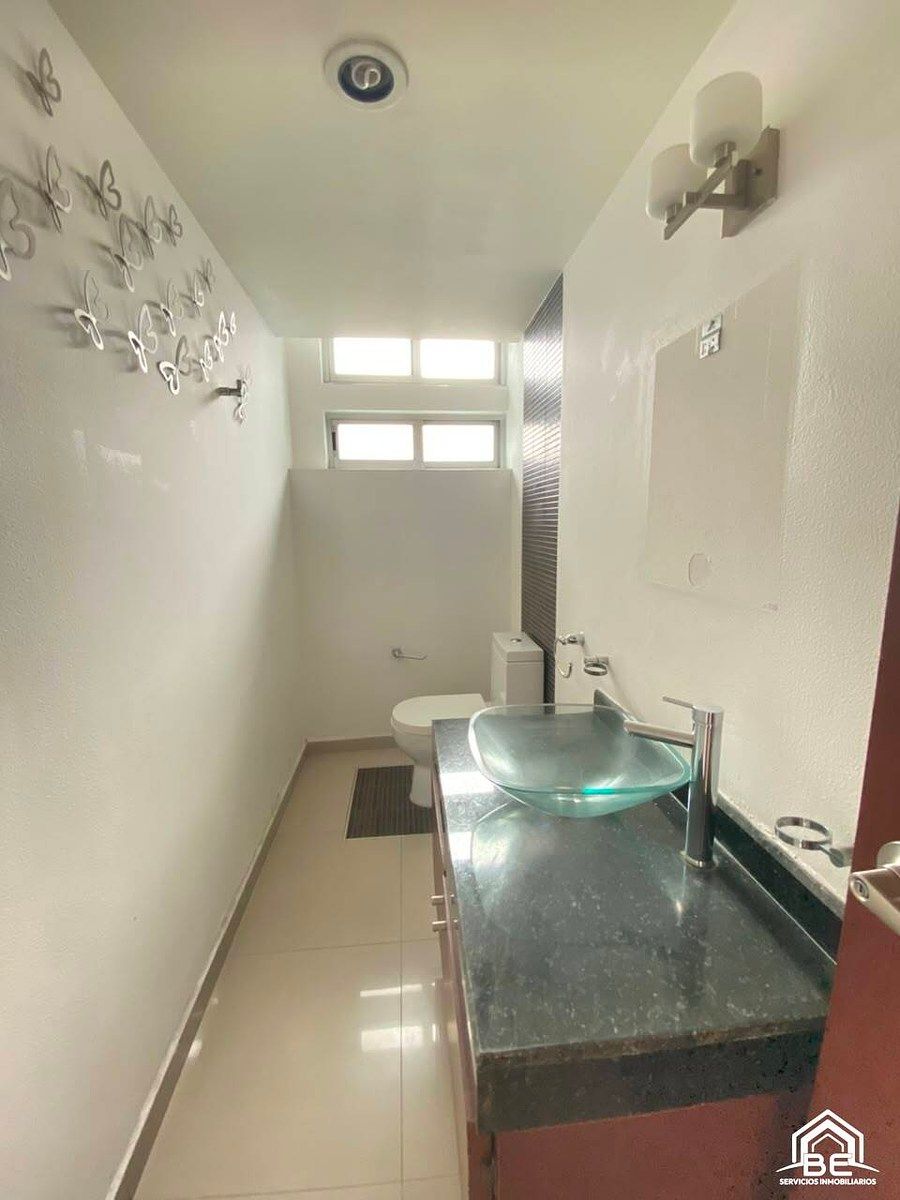 House in Ciudad Satélite, Naucalpan de Juárez, photo 25 of 36