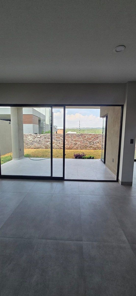 House in El Molino Residencial y Golf, León, photo 3 of 9