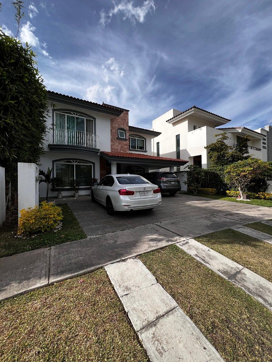 Casa en Venta en El Manantial, Tlajomulco con 4 Recámaras, foto 1 de 26