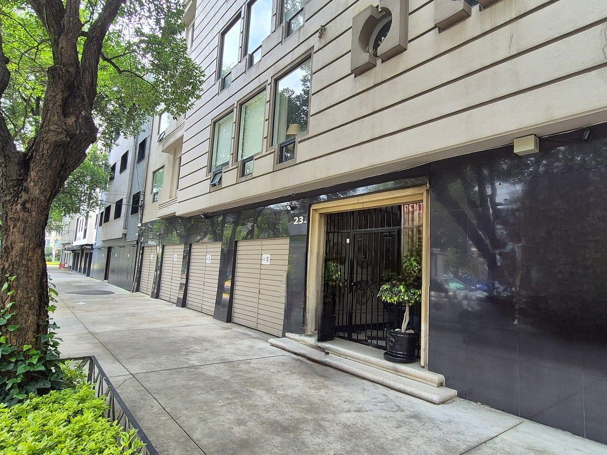 FACHADA, foto 1 de 31