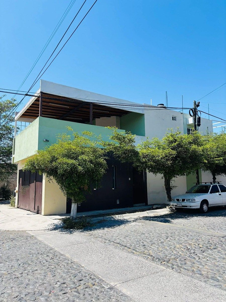 Casa en esquina, Villa de Álvarez