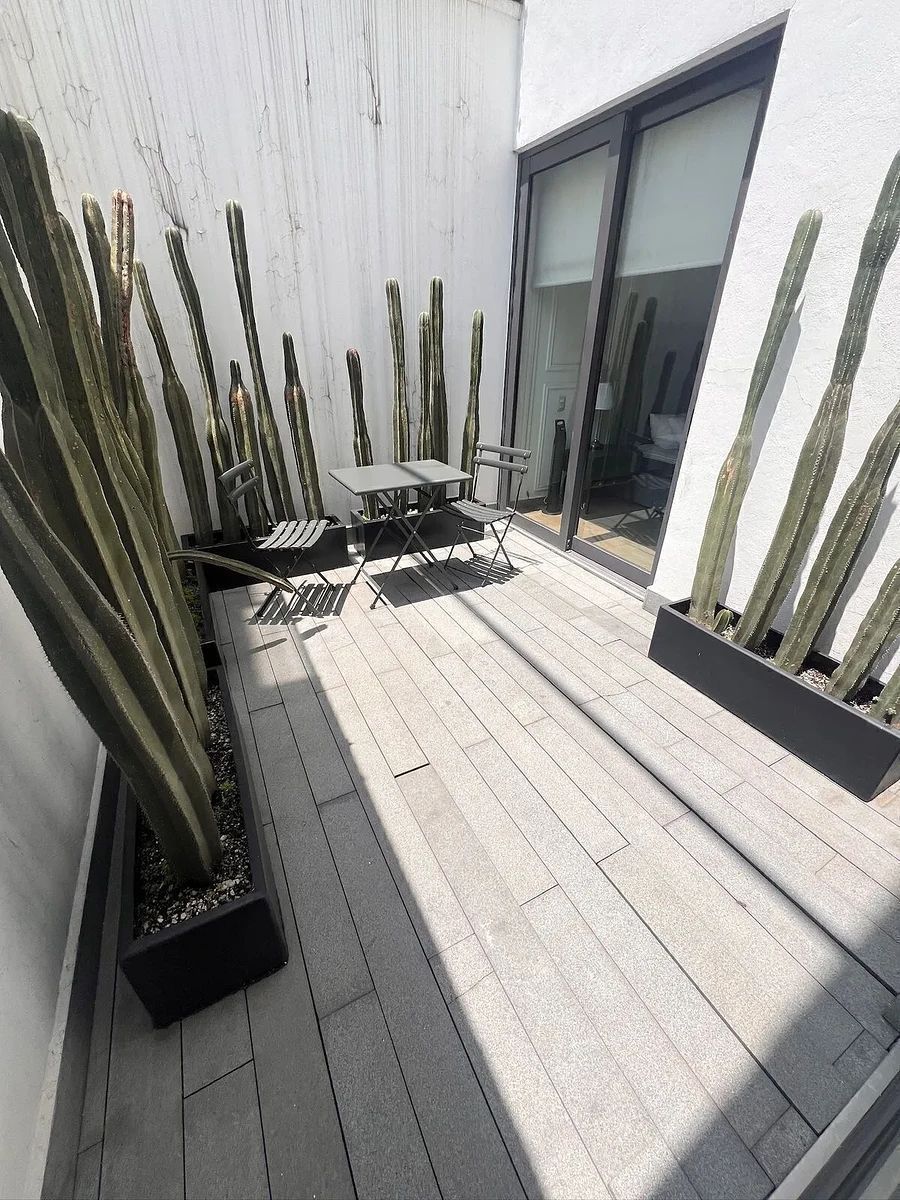 Apartamento moderno mobilado com terraço de 2 quartos, foto 1 de 16