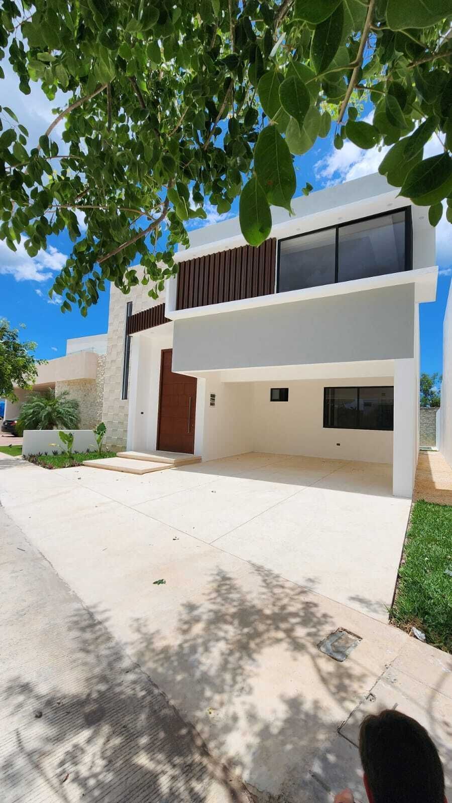 HOUSE FOR SALE IN THE NORTH OF MERIDA, photo 1 of 17