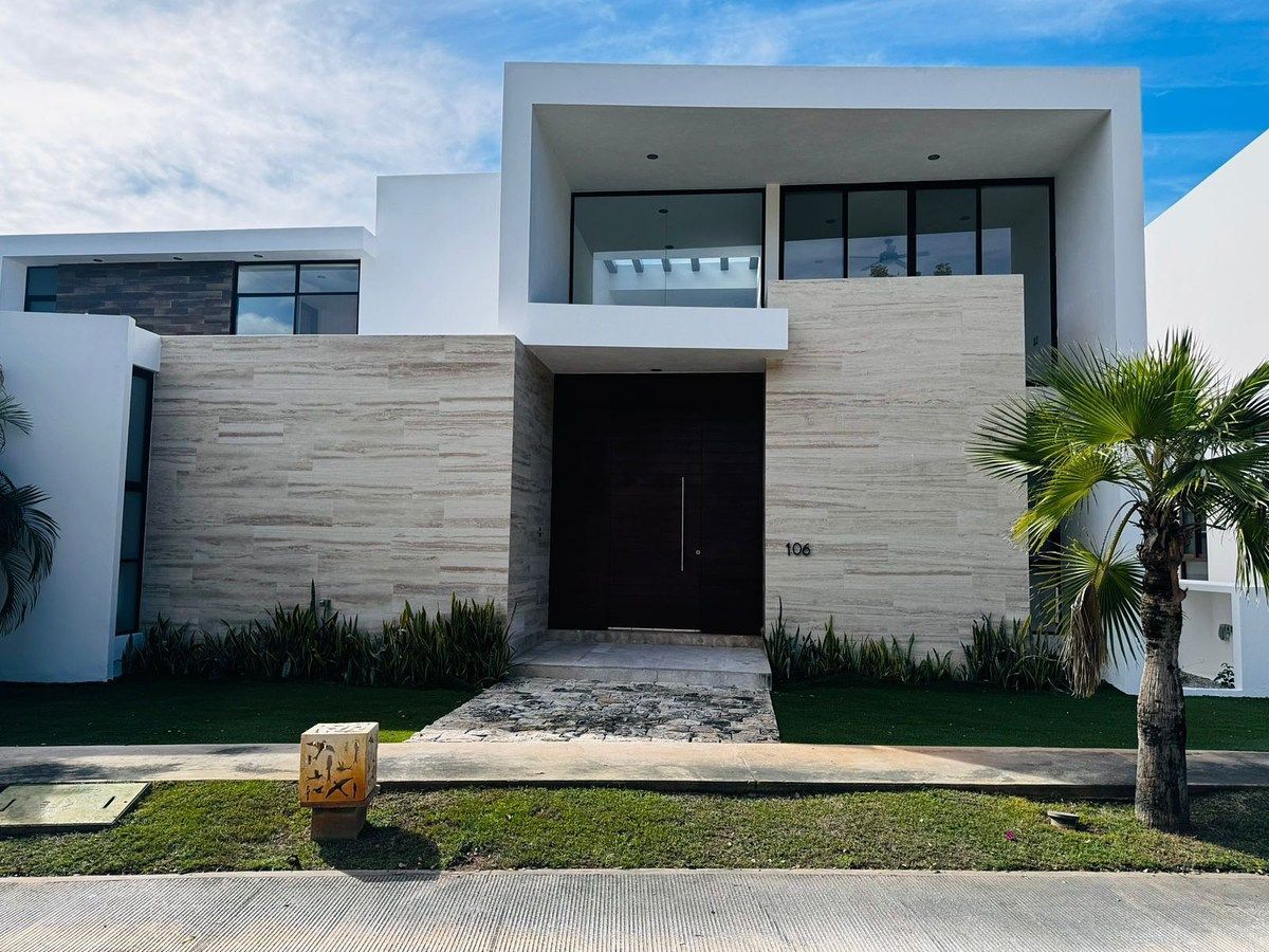 CASA À VENDA NO YUCATÁN COUNTRY CLUB, foto 1 de 17