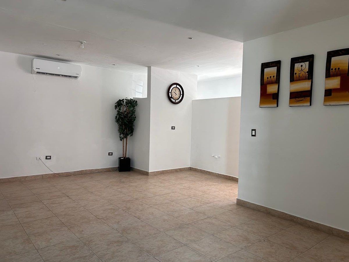Casa en El Yerbaniz, Santiago, foto 6 de 16