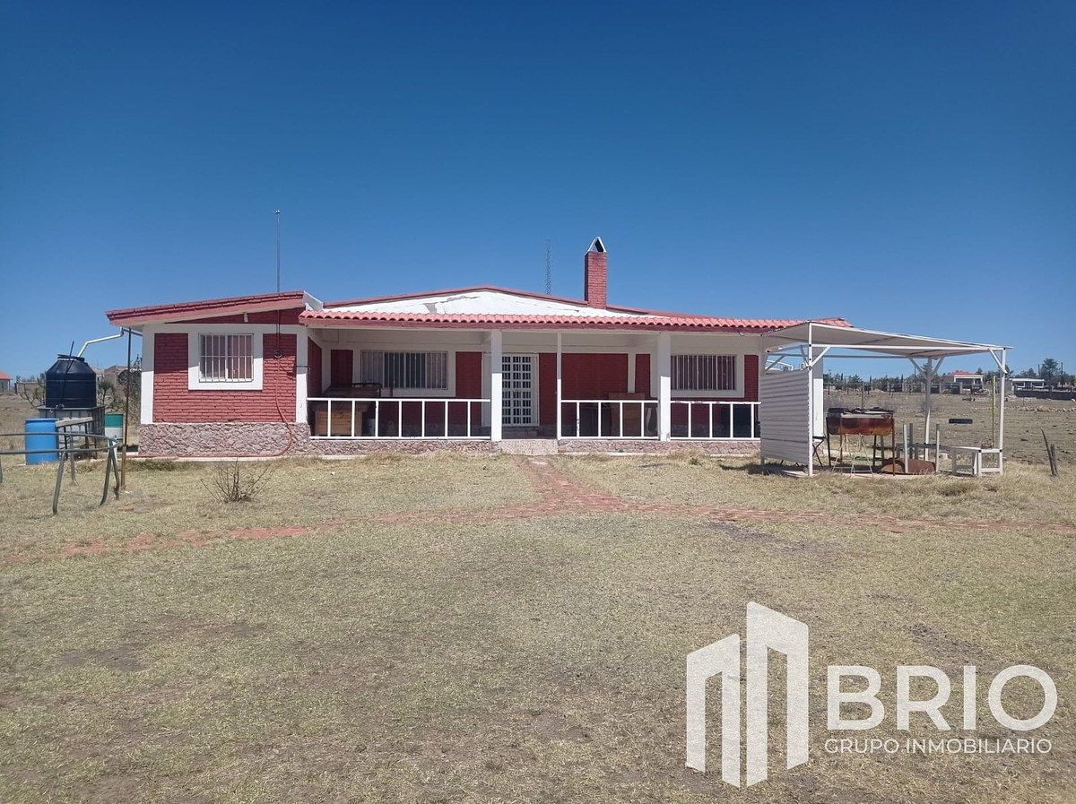 Country-style house for sale in Loma del Pino, photo 1 of 14