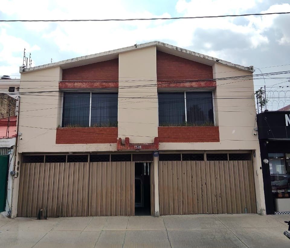CASA PARA ALUGAR - A 1/2 QUADRA DO INSTITUTO ORIENTE, foto 1 de 12