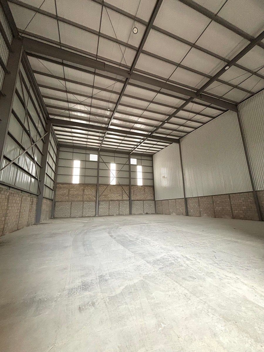 WAREHOUSE IN INDUJAL INDUSTRIAL PARK, photo 1 of 6