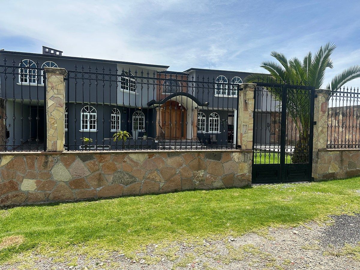 House in private Cacalomacán, photo 1 of 29