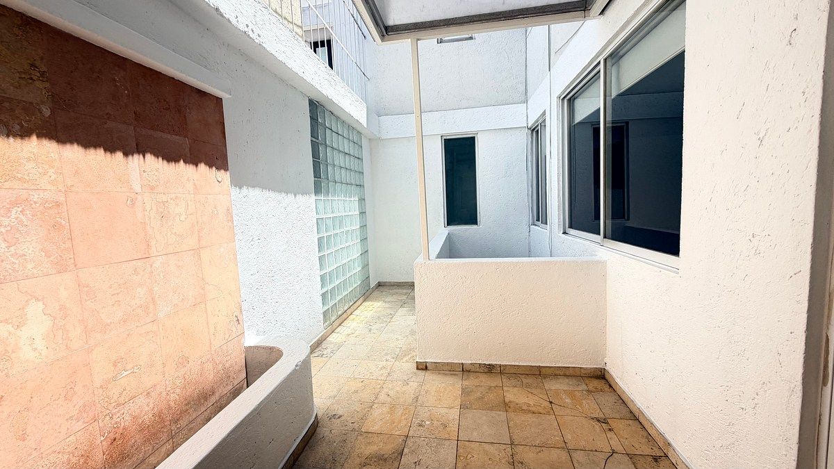 DEPARTAMENTO CON TERRAZA INTERIOR 103m2 CONDESA - foto 3