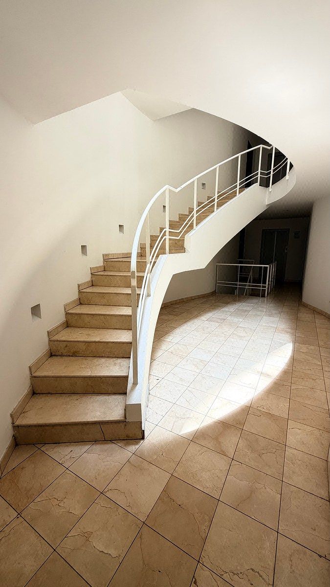 Escalera pasillo ingreso, foto 19 de 20