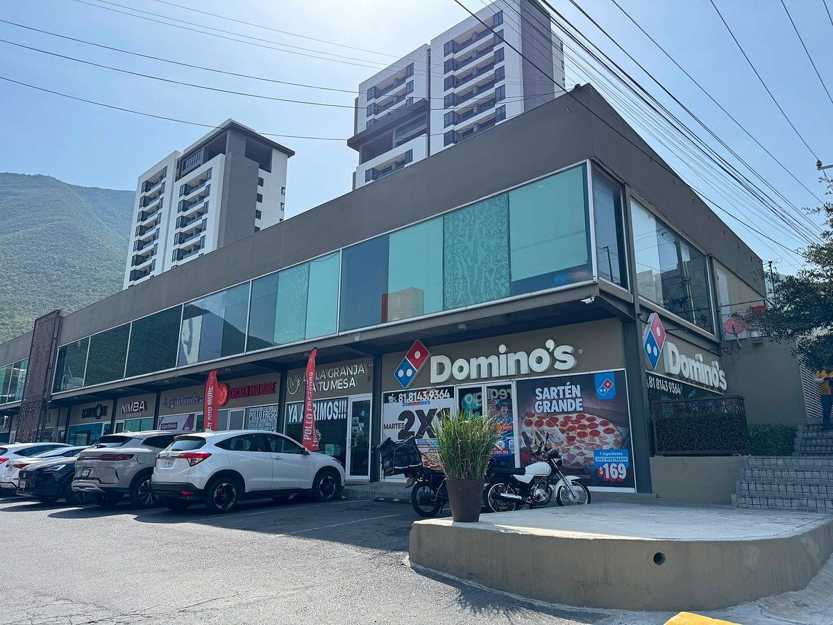Renta Local Comercial planta baja en Plaza Vía 02, Colinas de San Jerónimo, Mont, foto 1 de 14
