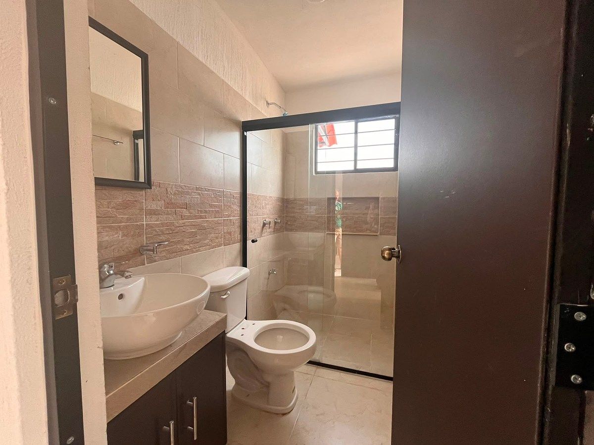 Baño completo, foto 9 de 16
