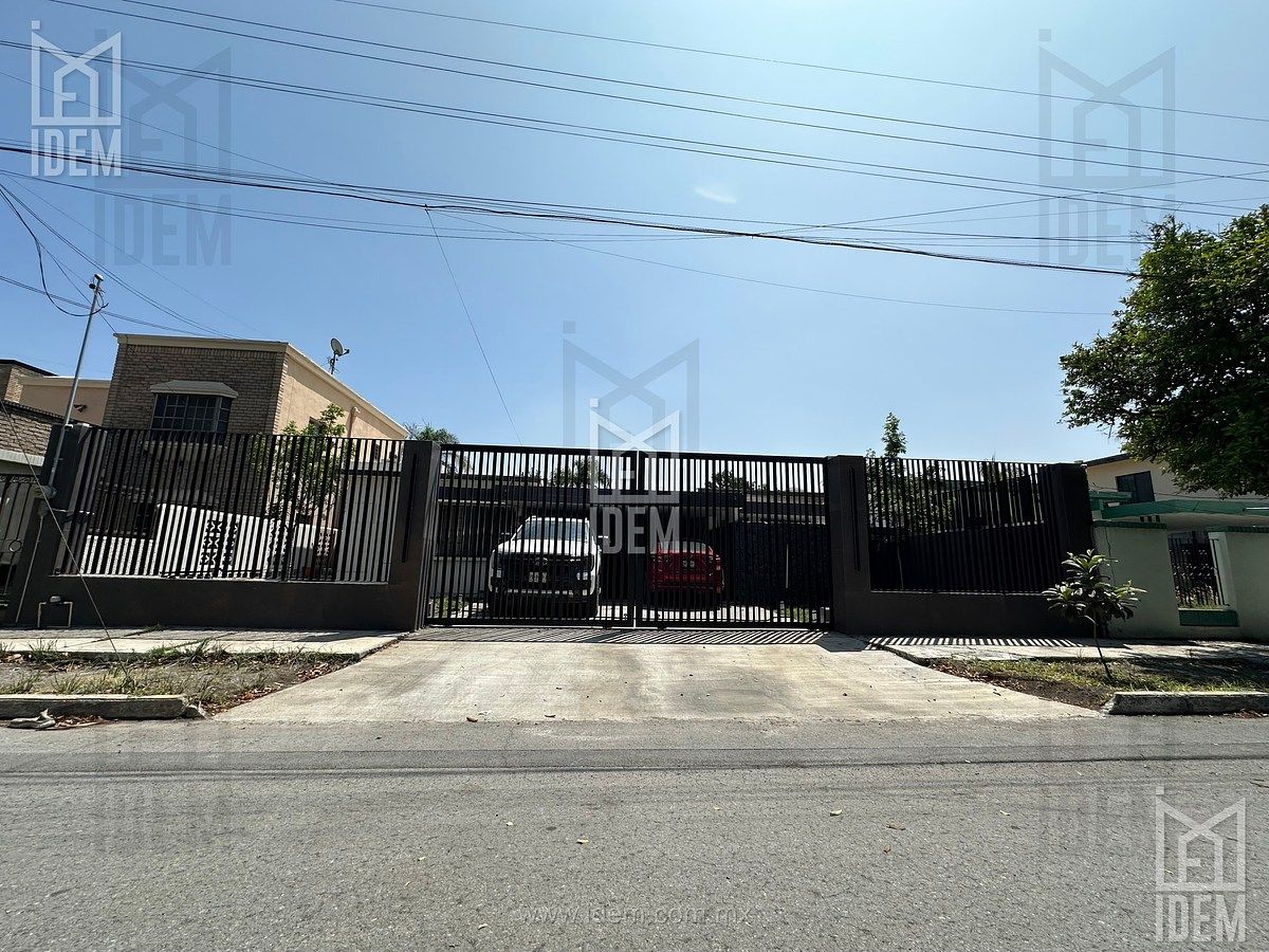0108 - Casa en venta frente a parque Col Anahuac, San Nicolás de los Garza., foto 1 de 7