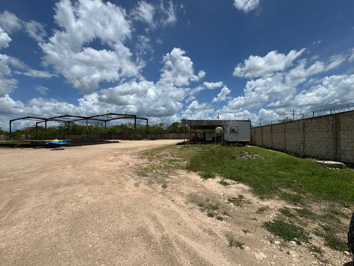 Terreno comercial en Dzununcán, Mérida, foto 3 de 12