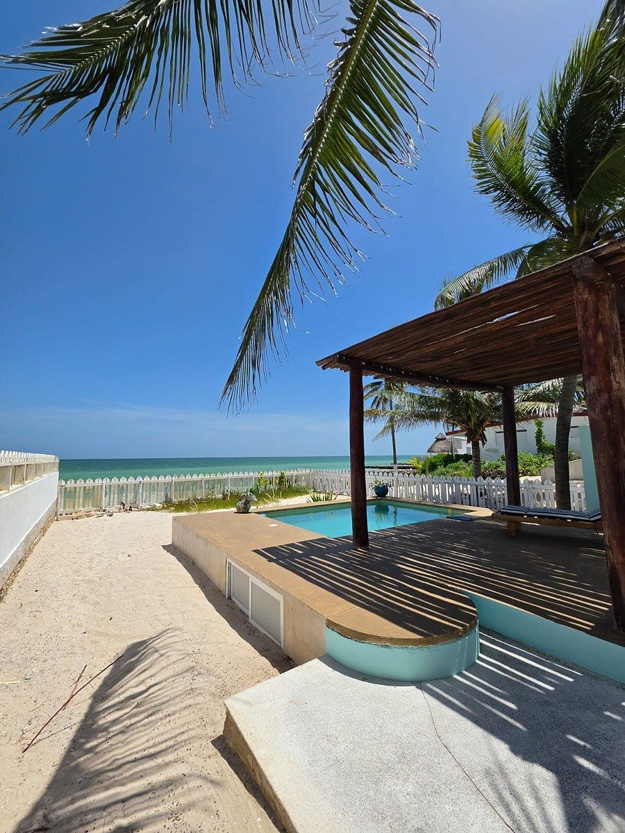 Casa Tina Chuburna FRONT TO THE SEA, photo 1 of 24