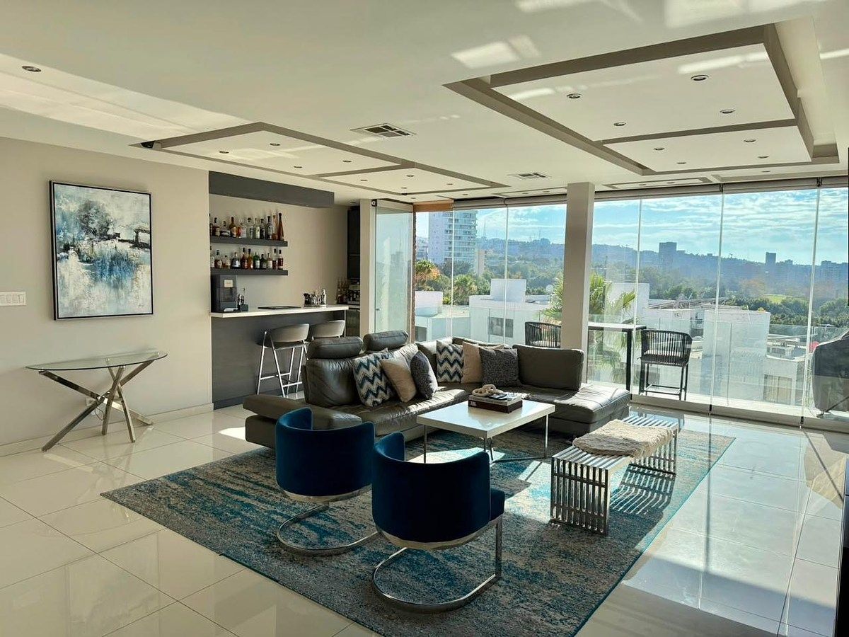 Department with a view of the countryside for sale!, photo 1 of 17