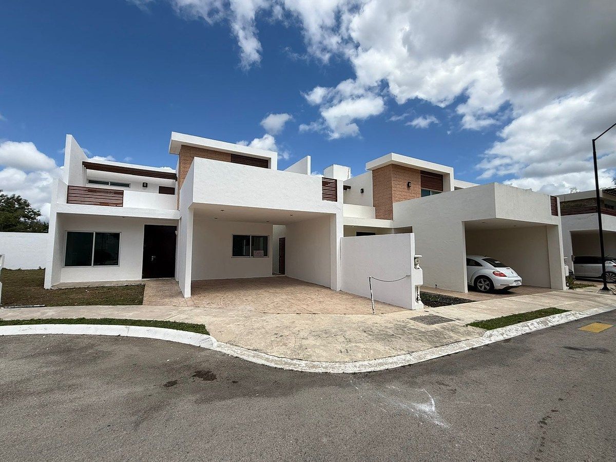 CASA EM PRIVADA À VENDA OU ALUGUEL LOCALIZADA NA COL. MAYA MÉRIDA, foto 1 de 49
