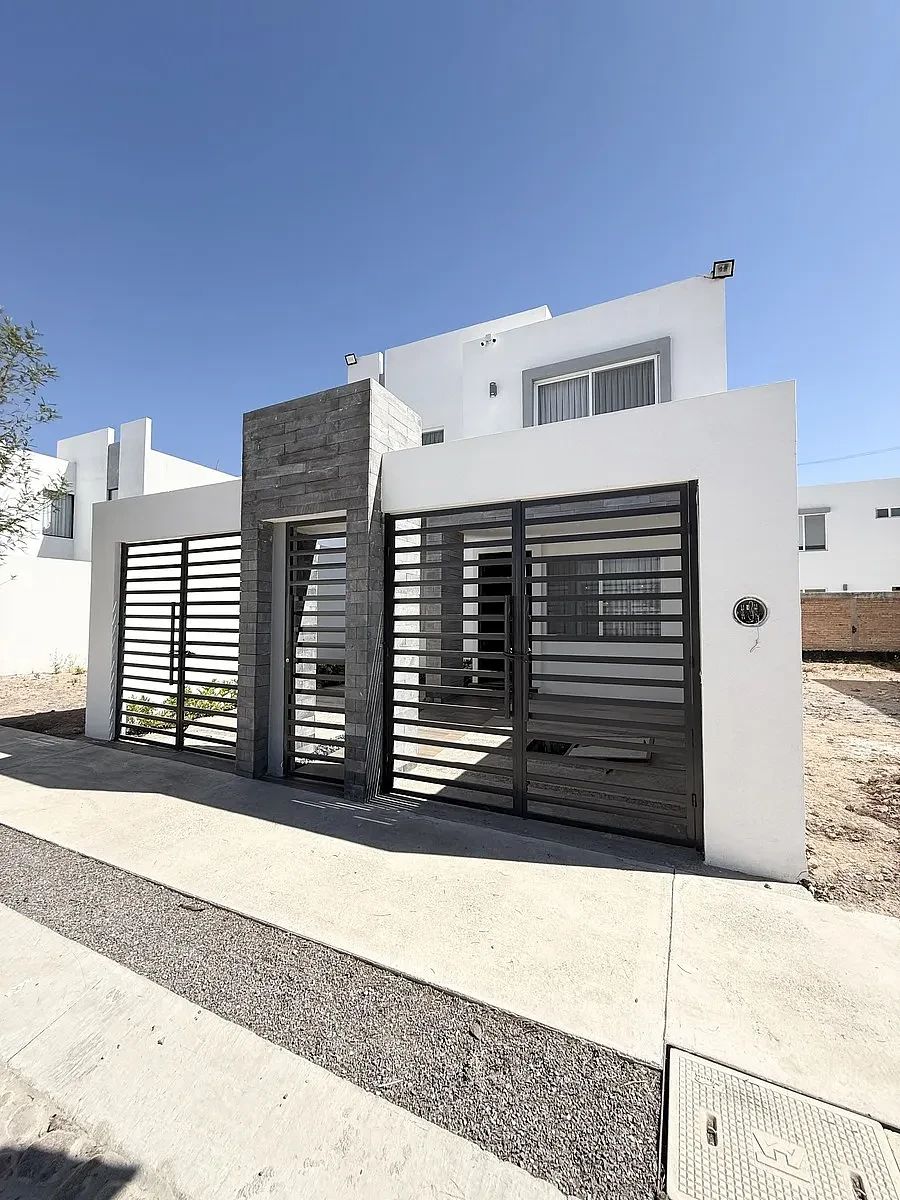 CASA À VENDA NO NORTE EM AMANDRA, foto 1 de 11