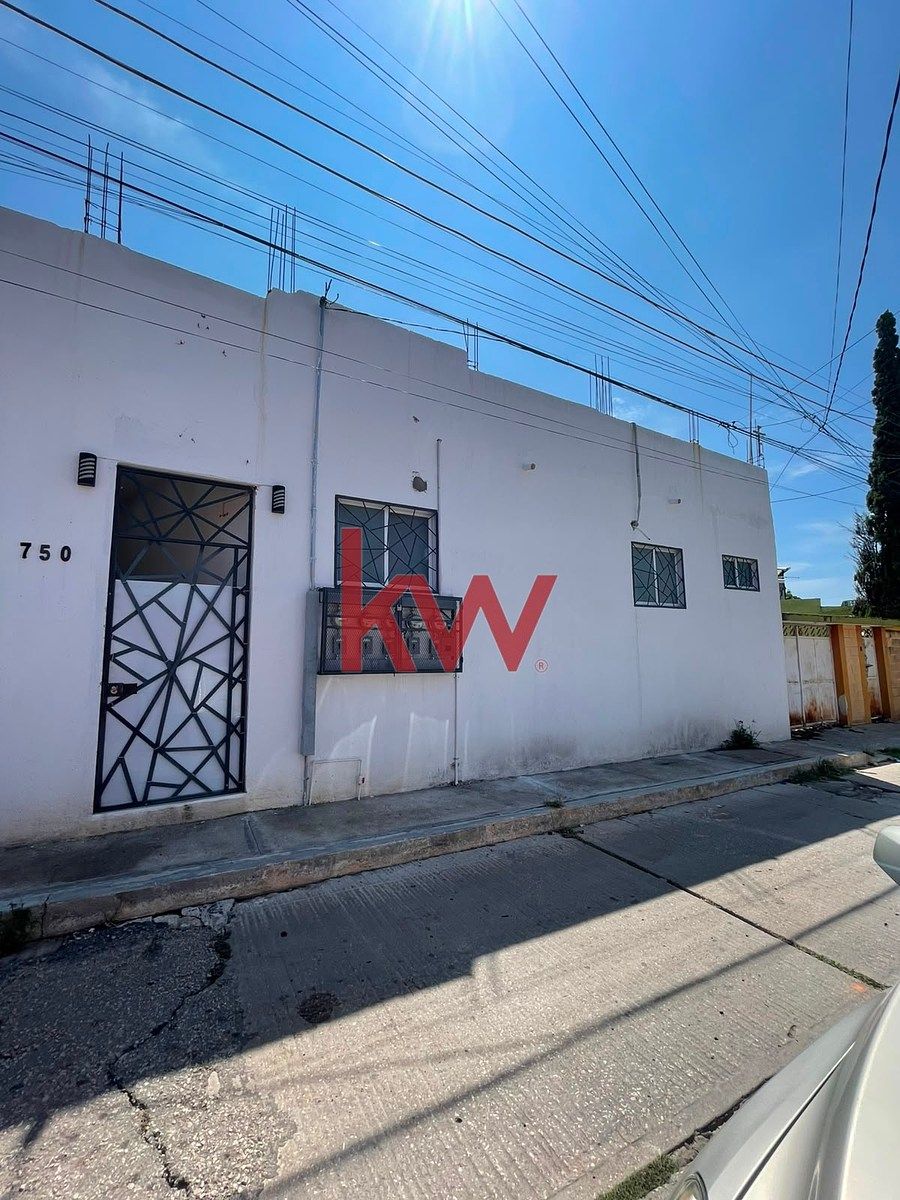 Building in Las Canteras, Tuxtla Gutiérrez, photo 2 of 23