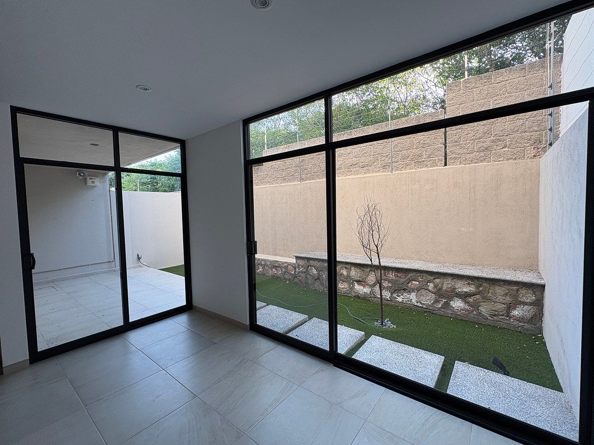 House in Gated Community in Altozano el Nuevo Querétaro, Querétaro, photo 5 of 11