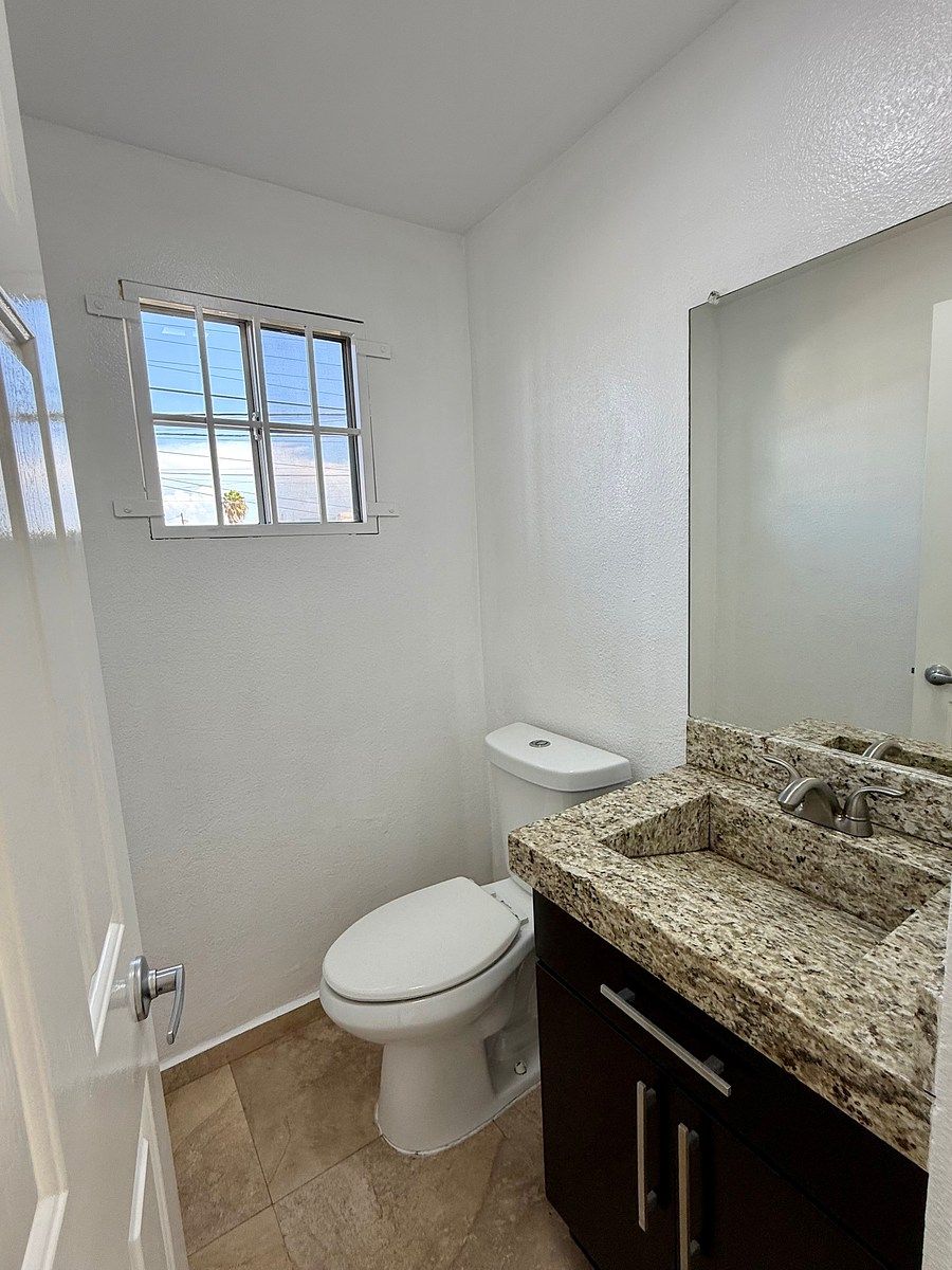 Baño compelto, foto 12 de 17