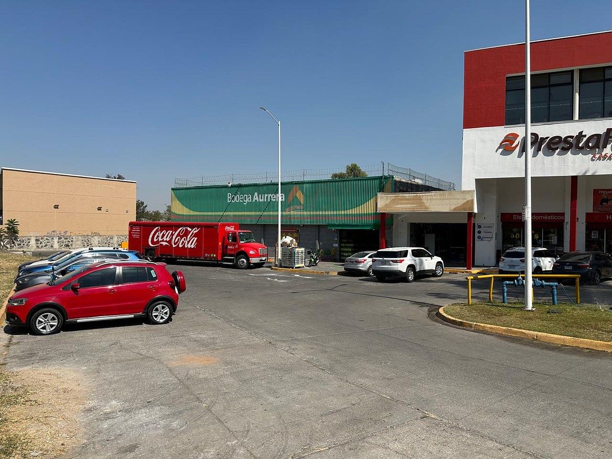Local en centro comercial en San Pedro, Tlaquepaque, foto 15 de 16