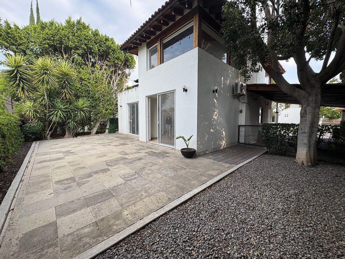 Linda Casa/ Lomas del Campanario, foto 1 de 27