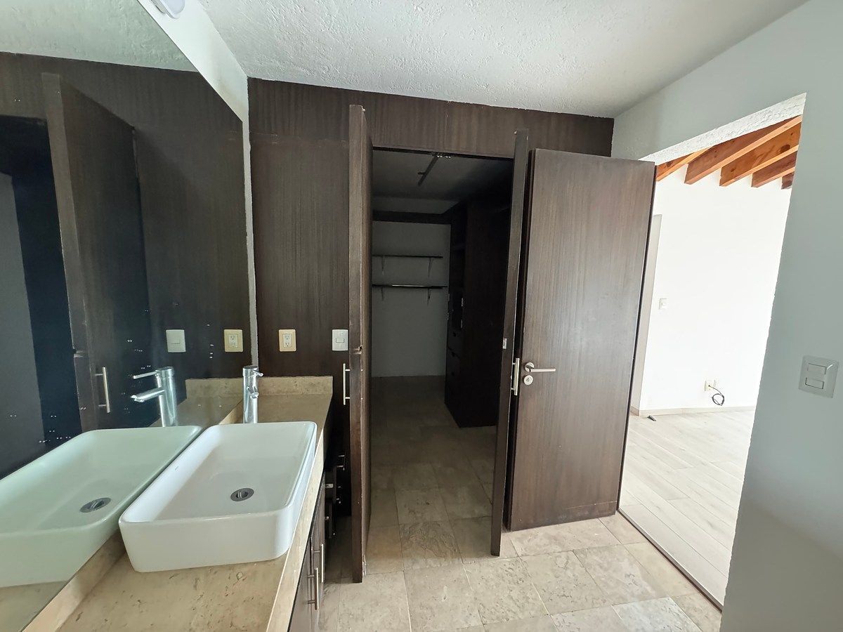 Casa em Lomas del Campanario II, Querétaro, foto 12 de 27