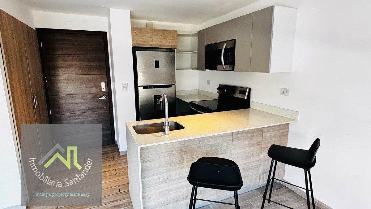Apartamento en Venta en Parque Diez, Zona 10 - Image 2