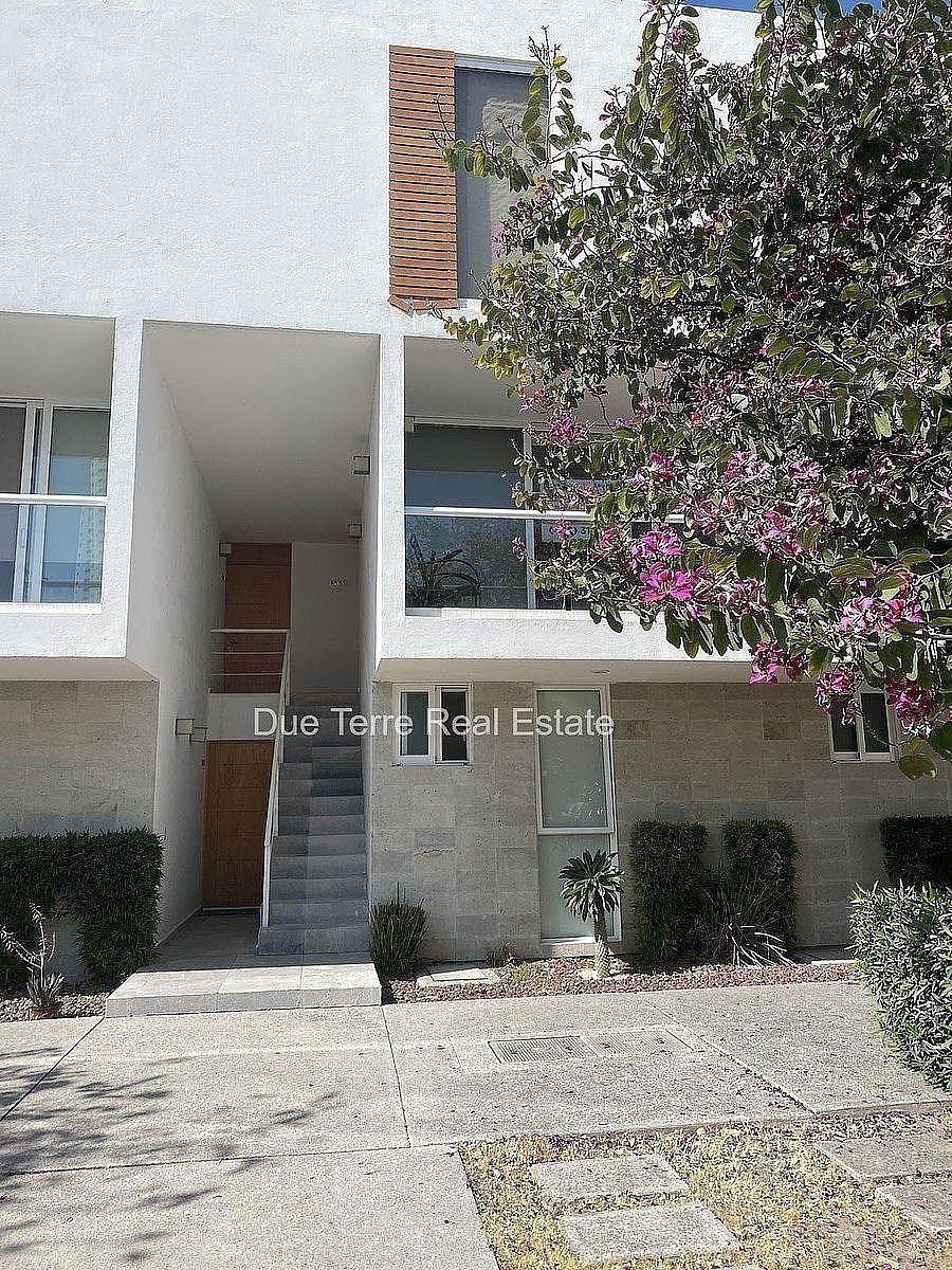 Casa Duplex para alugar com ou sem móveis., foto 1 de 11
