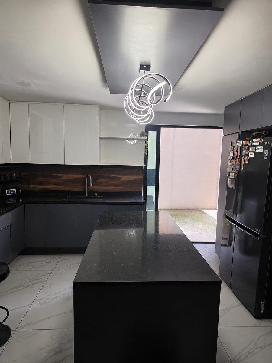 Cocina Integral con Barra de Granito, photo 6 of 12