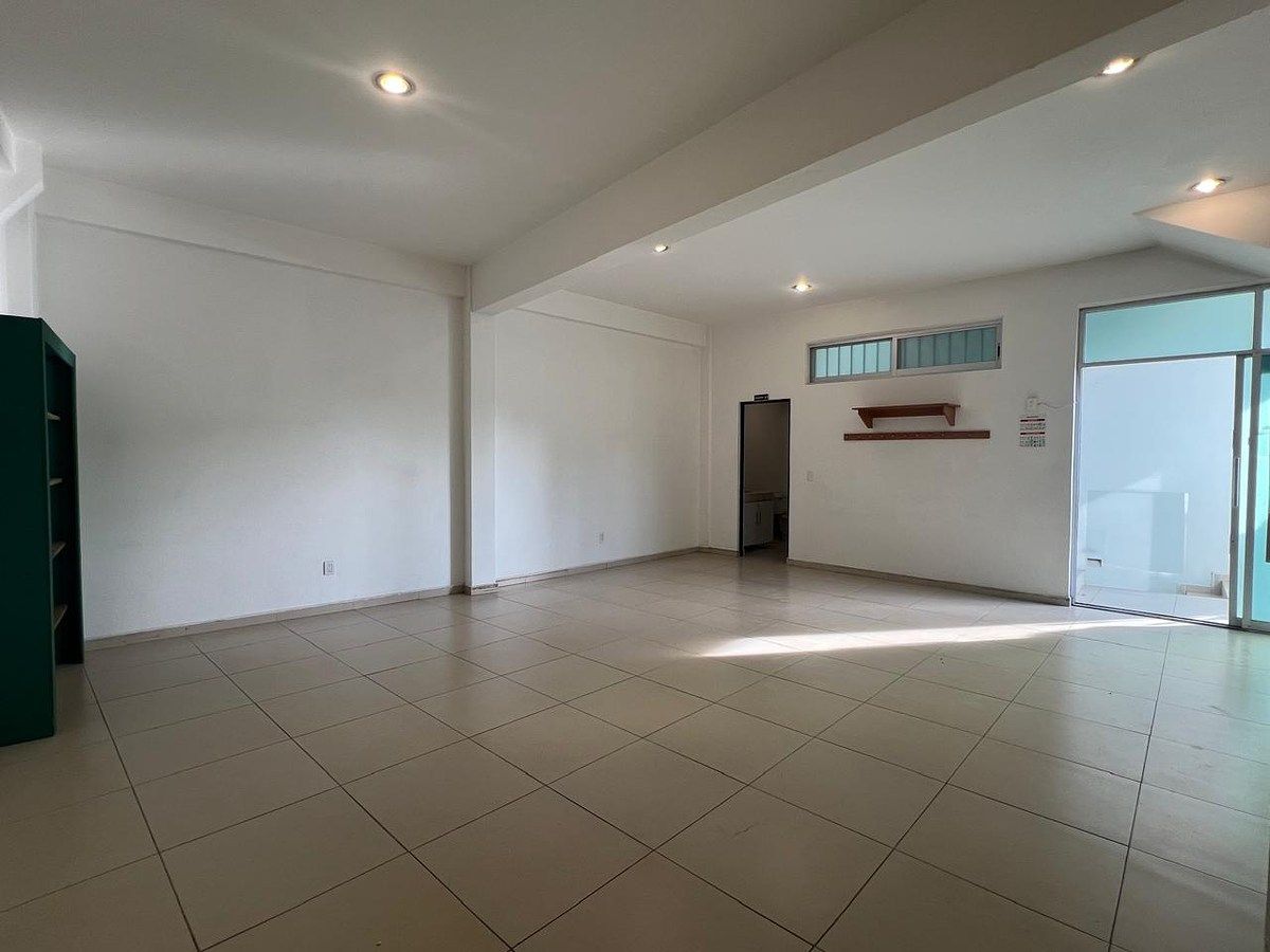 Local en venta en Plaza Momentum Milenio III, foto 1 de 13