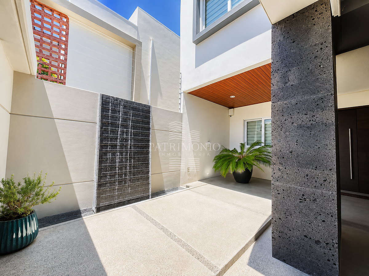RESIDENCIA EN VENTA EN PRIVADA LAS FLORES, HACIENDA AGUA CALIENTE - foto 3