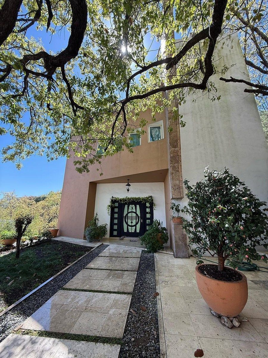 CASA RENTA EN COLINAS DE SAN ANGEL, CHIPINQUE, SAN PEDRO, foto 1 de 8