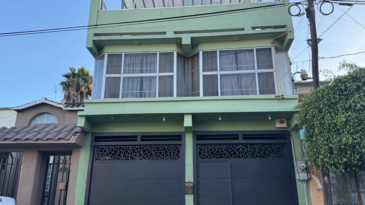 Se vende casa de 3 recámaras en Jardines de La Mesa, Tijuana, foto 1 de 31