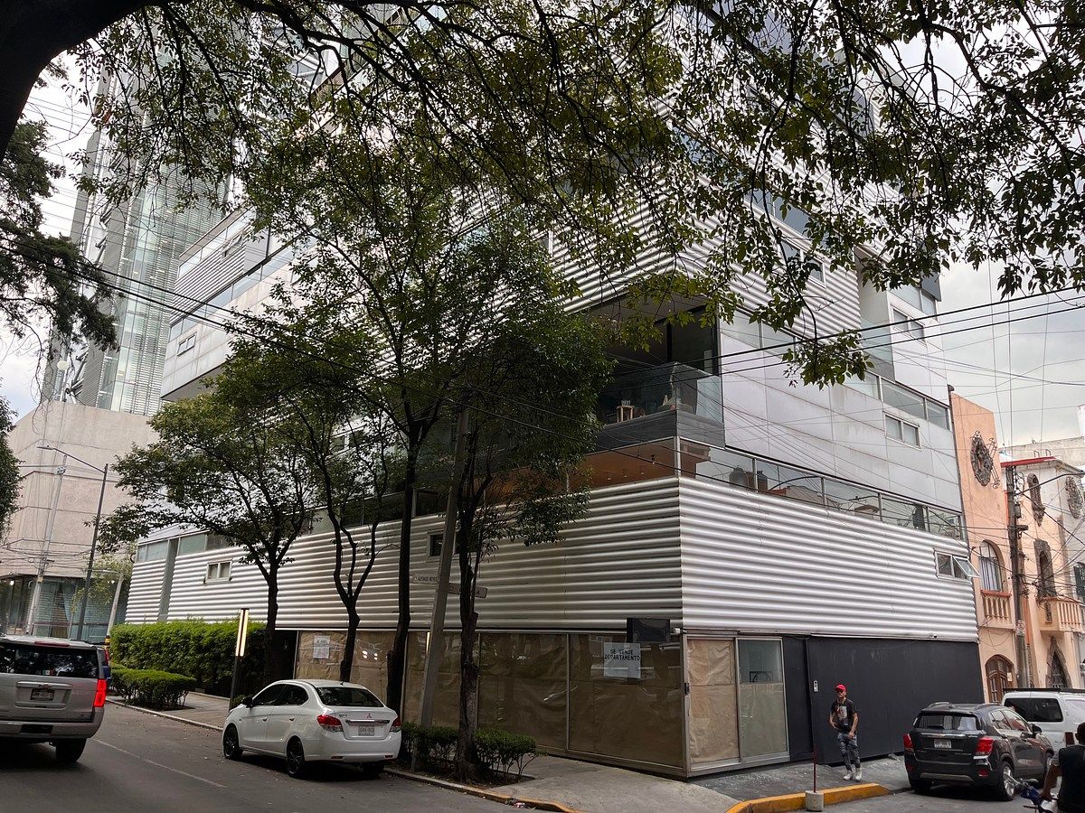 Venda exclusiva de Apartamento em Alfonso Reyes obra de Derek Dellekamp, foto 1 de 17